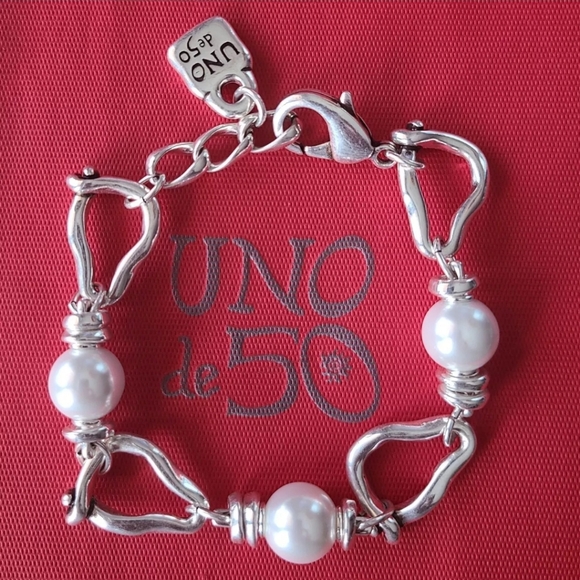 UNO de 50 Bracelet • Perla Mosqueta • BN - Picture 1 of 15